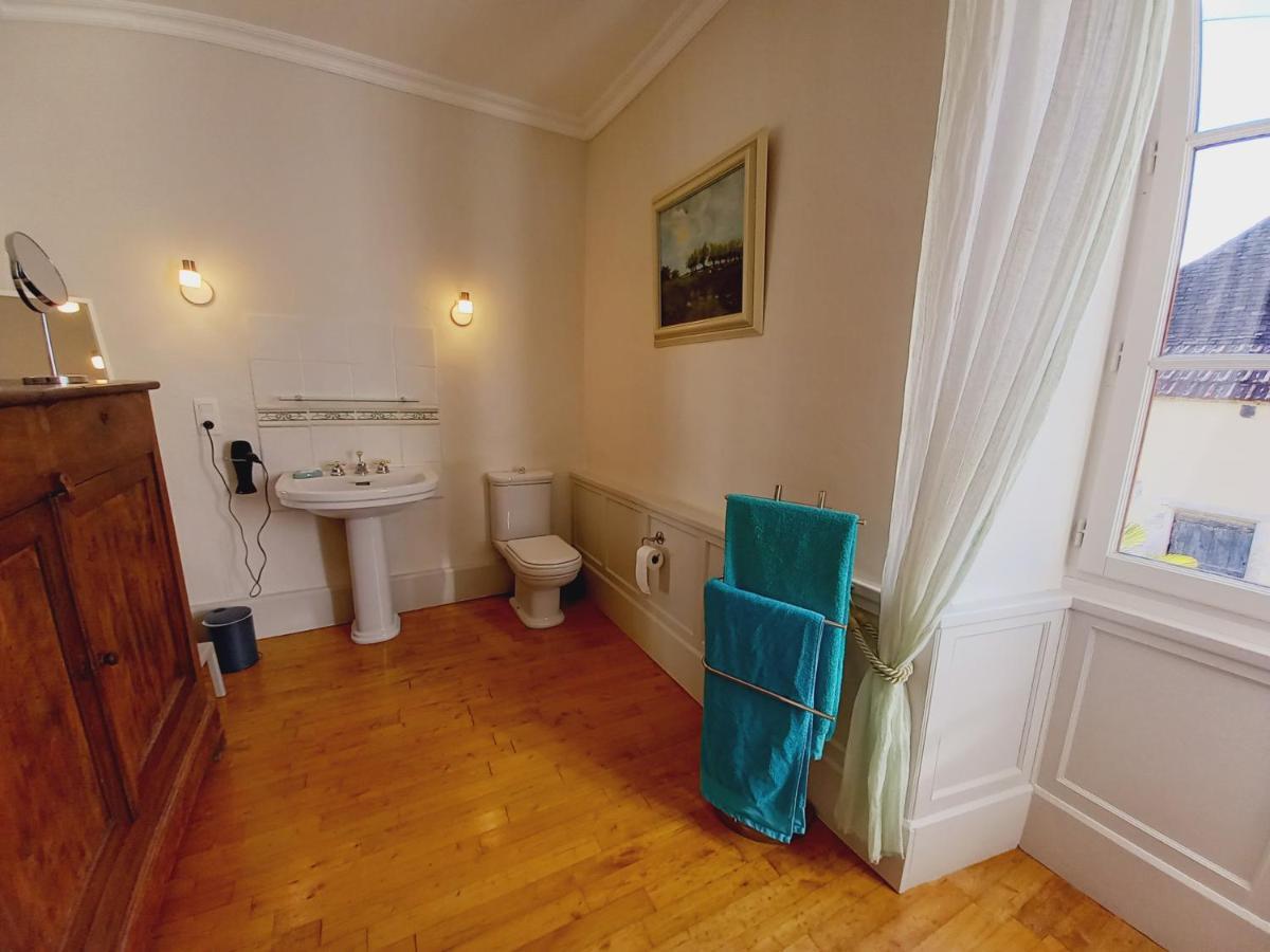 Au Pays De Jacquou : Chambre D'Hotes Et Table D'Hotes Fossemagne エクステリア 写真