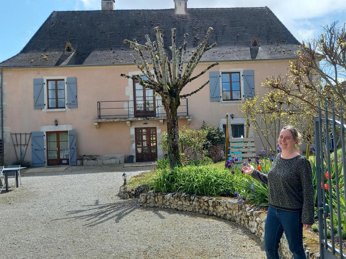 Au Pays De Jacquou : Chambre D'Hotes Et Table D'Hotes Fossemagne エクステリア 写真