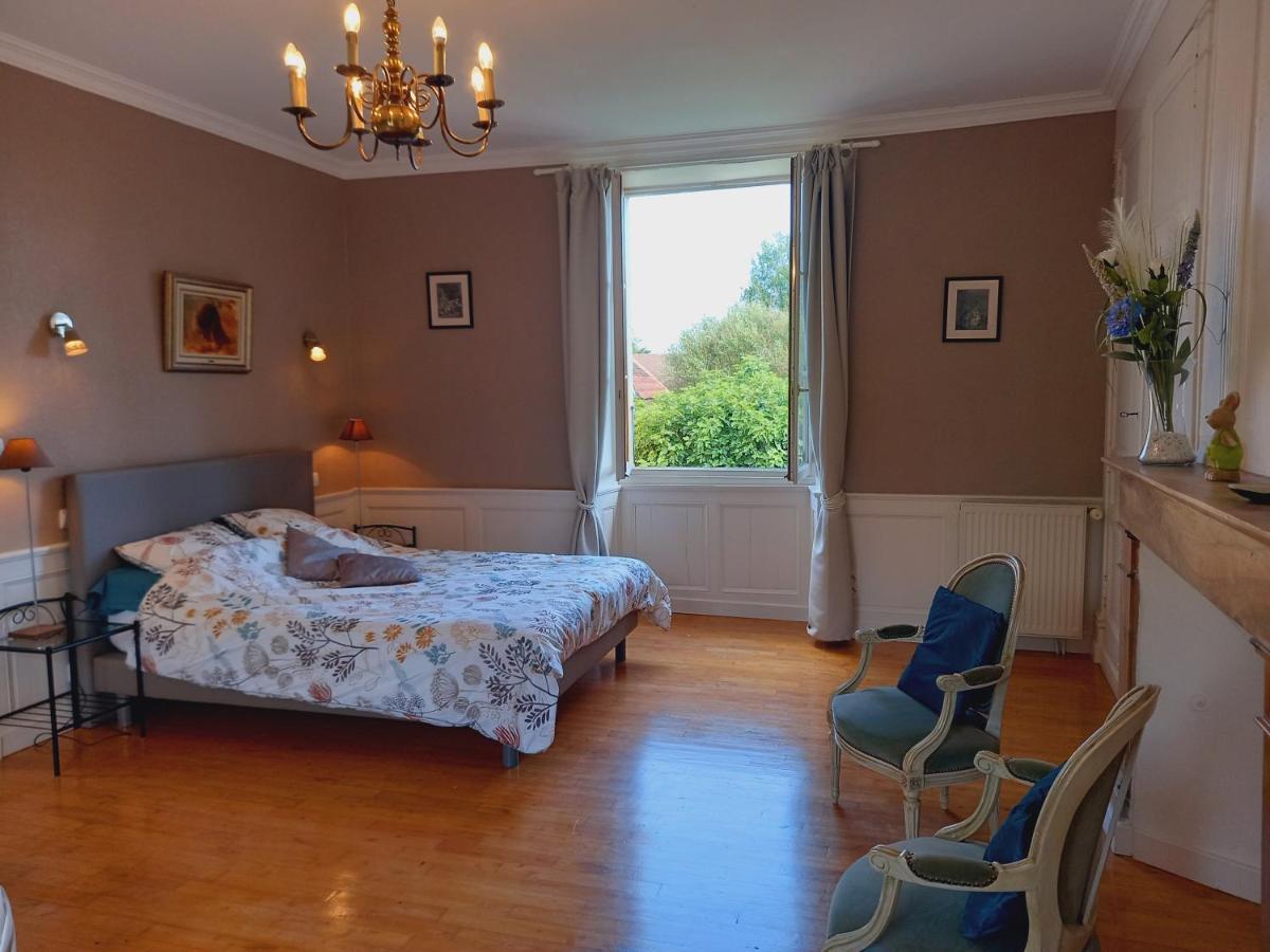 Au Pays De Jacquou : Chambre D'Hotes Et Table D'Hotes Fossemagne エクステリア 写真